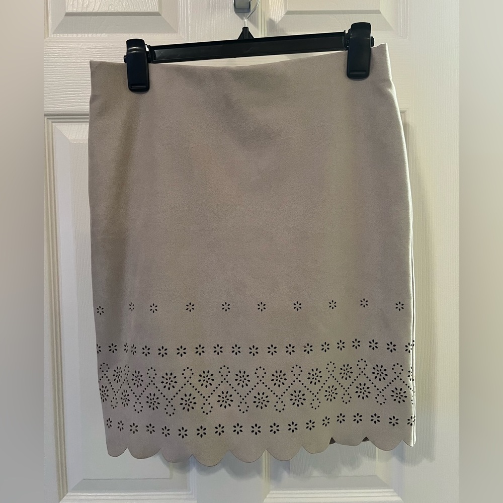 Karen Kane Scalloped Beige Pencil Skirt, Size Small